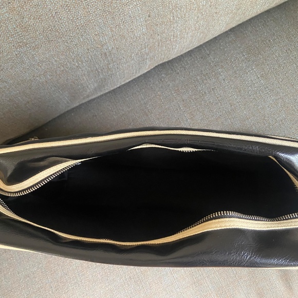 Classic Shoulder Bag - Picture 3 of 7